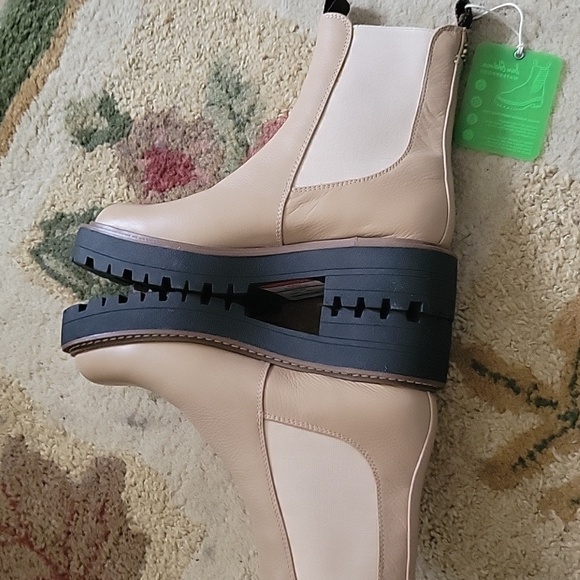 NEW SAM EDELMAN Lug Sole Goring Waterproof Laguna Round Toe Bootie Size 6 - Picture 6 of 12